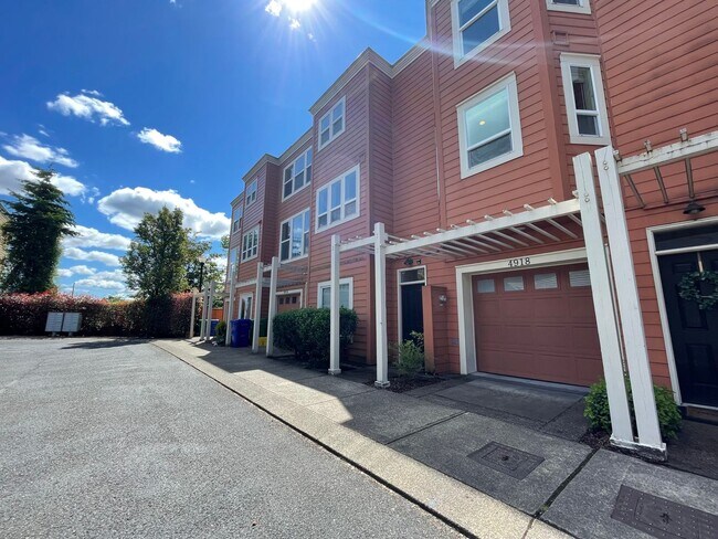 Foto del edificio - South Portland 2Bd/2.5Ba 3 Level Home ~ Wa...