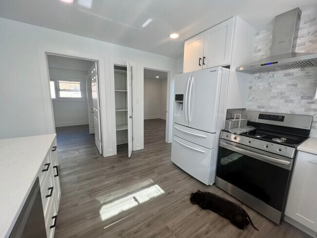 Foto del edificio - 8553 W Foster Ave