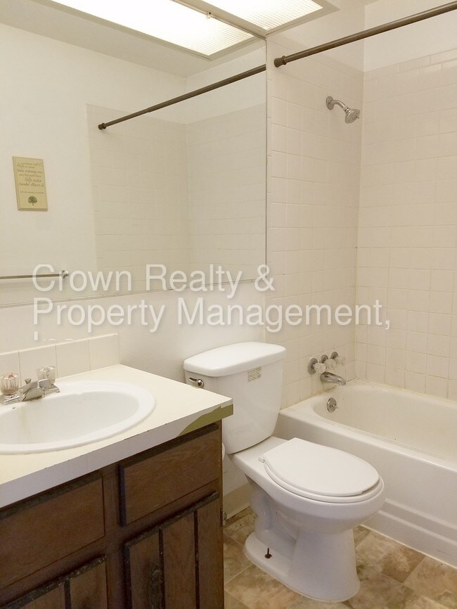 Foto del edificio - 4808 E 12th St