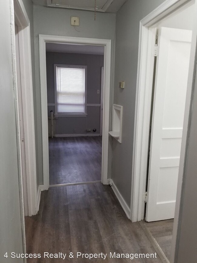 Building Photo - 2 br, 1 bath House - 720 Frayser Drive