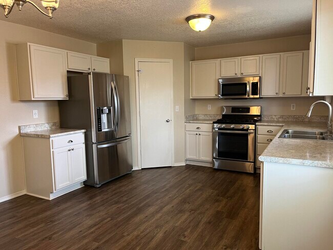 Foto del edificio - 5401 Summer Ridge Rd NW