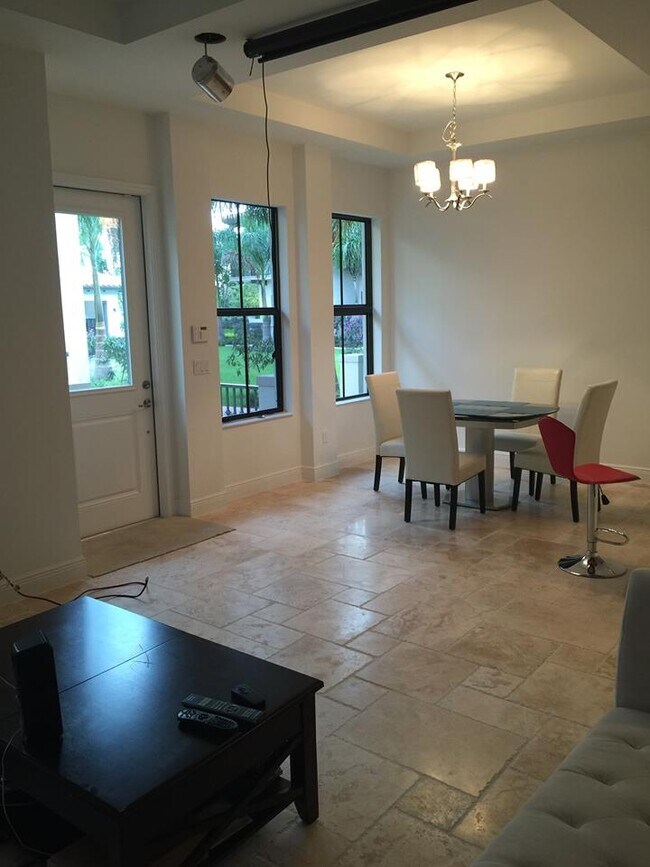 Foto del edificio - 8453 NW 51st Ter