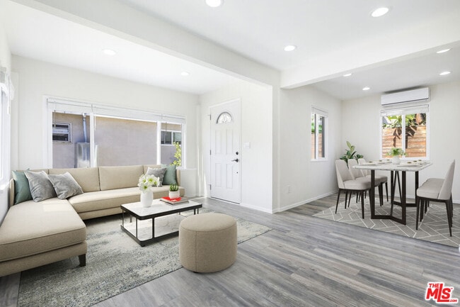 Building Photo - 1722 N Ave 45