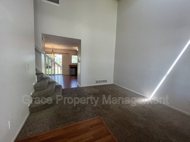 Building Photo - 5337 S Killarney St