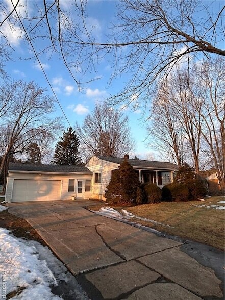 Foto del edificio - 1136 W Rowland St