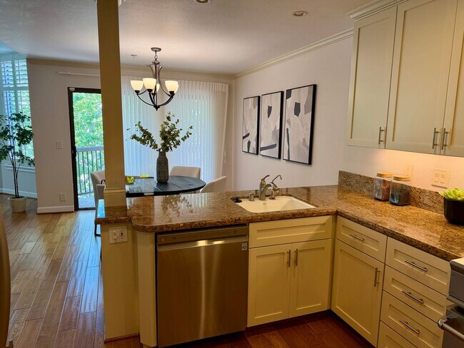 Foto del edificio - Luxury Condo in Heart of Downtown Los Gatos
