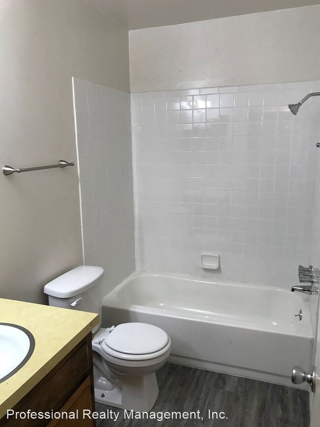 Building Photo - 2700 N Half Moon Dr