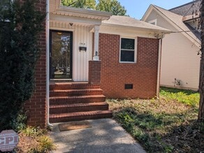 Building Photo - 1418 Briar Creek Rd