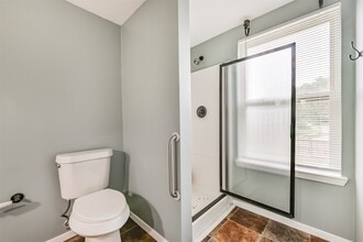 Building Photo - 807 Stadium Cir