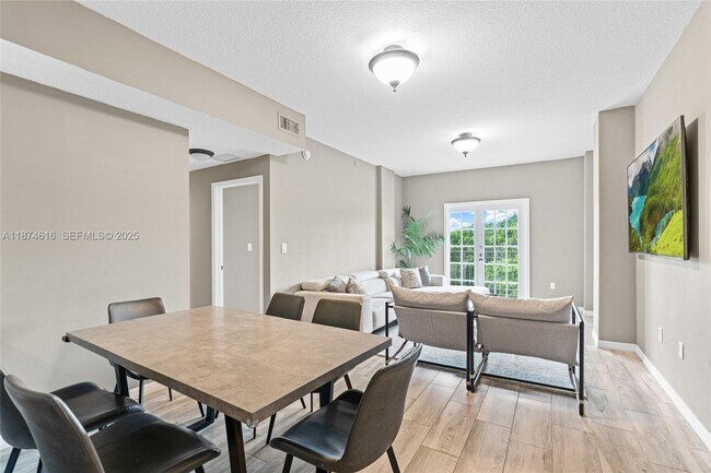 Foto del edificio - 5271 SW 8th St