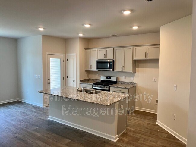 Building Photo - 257 David Hl Dr