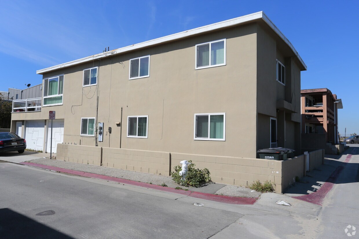 Primary Photo - 7401 Seashore Dr