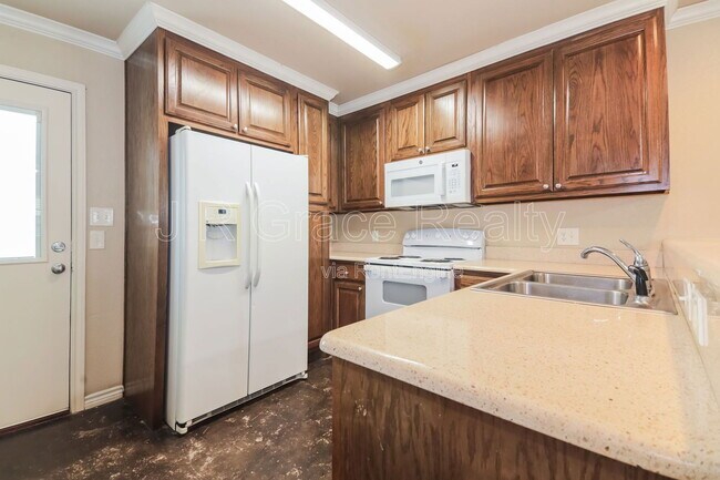 Building Photo - 756 Rocky Rdg