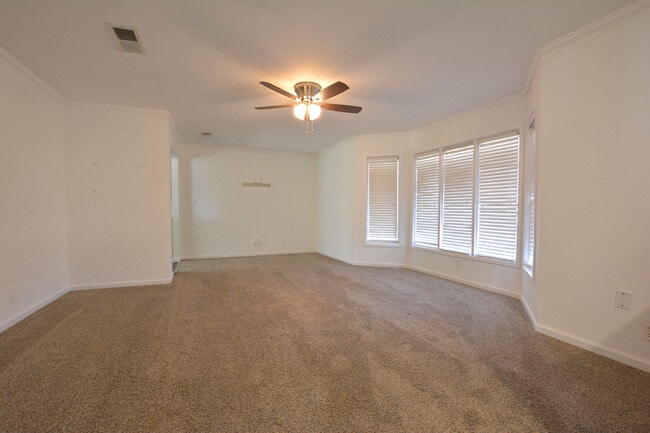 Building Photo - 815 7th St