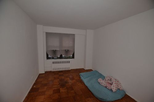 Foto del edificio - 210 E Broadway