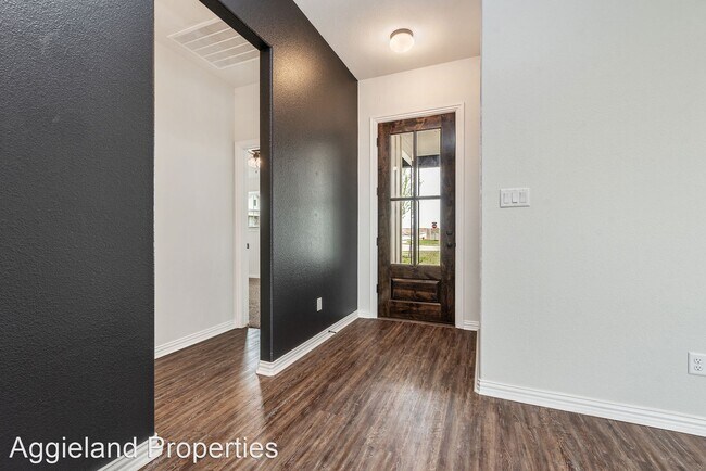 Foto del edificio - 4 br, 2 bath House - 6310 Spartan Dr