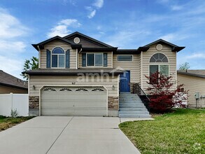 Building Photo - 917 Longleaf Dr