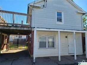 Building Photo - 2463 Birch St
