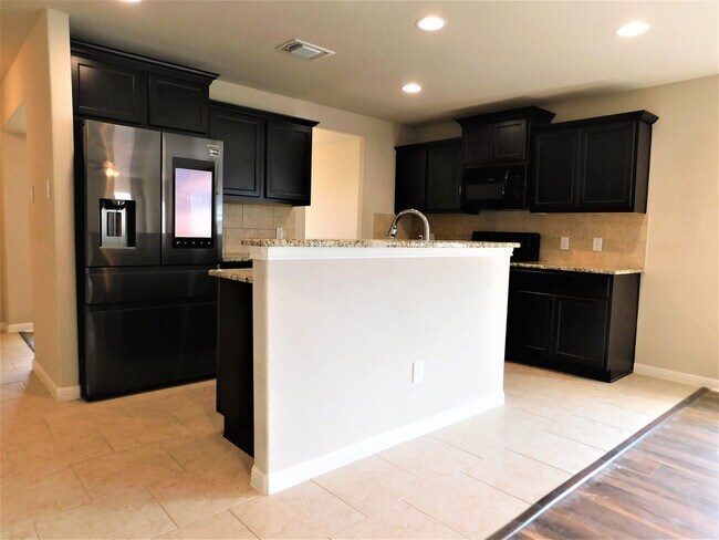 Foto del edificio - Available NOW!!!! Gorgeous 4 bedroom, 2 ba...