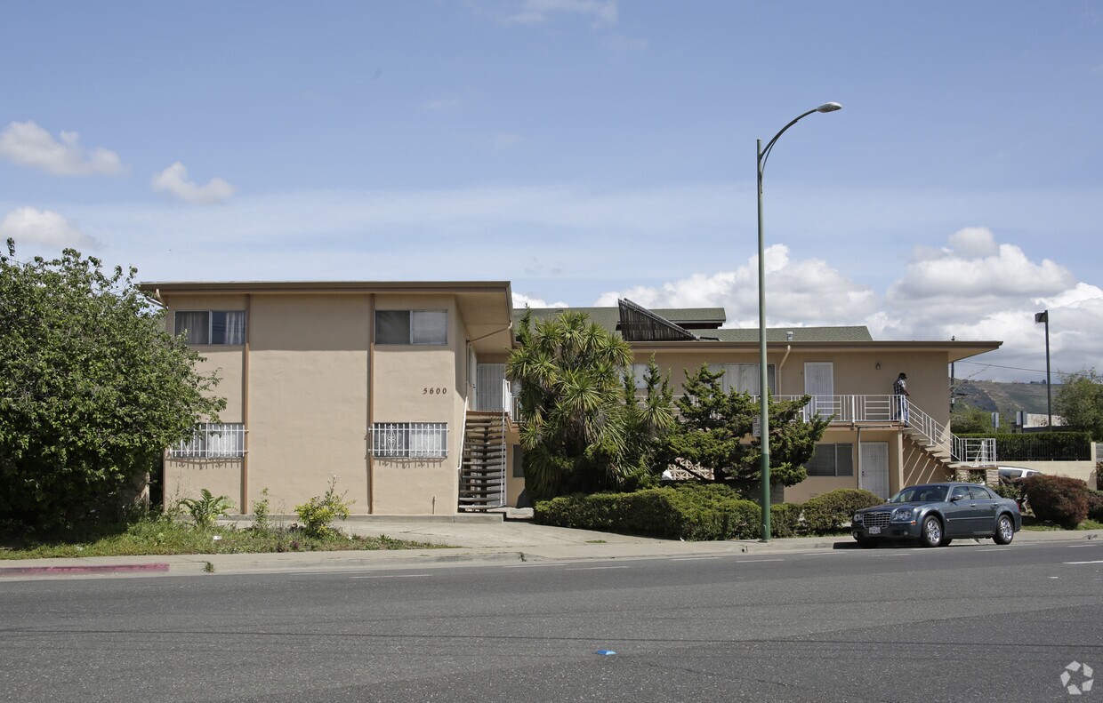 Foto del edificio - 5600 Bancroft Ave
