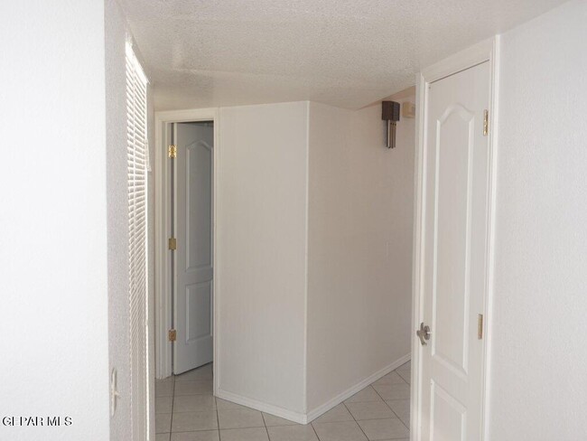 Building Photo - 6553 Brisa Del Mar Dr