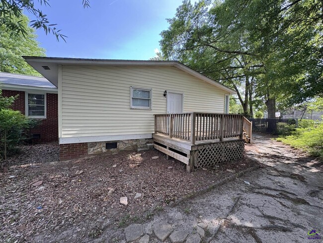 Building Photo - 1301 Tucker Rd
