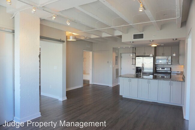 Building Photo - 2 br, 2 bath House - 104 E. Liberty Street...