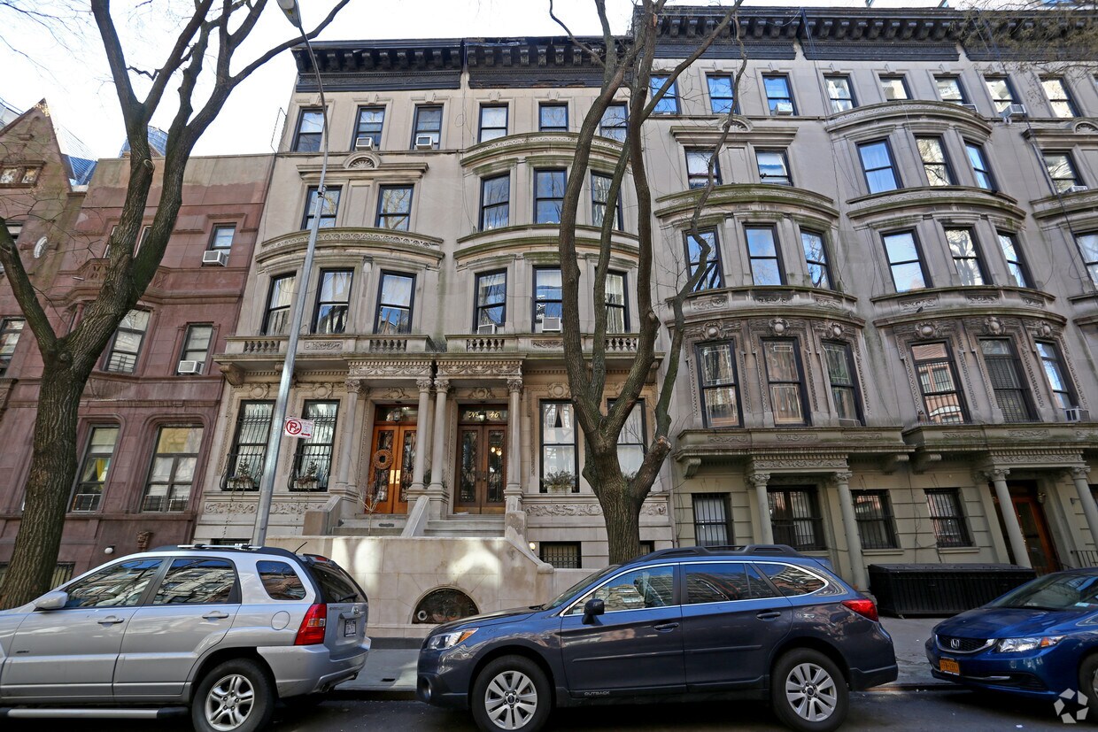 Building Photo - 46 W 90th St