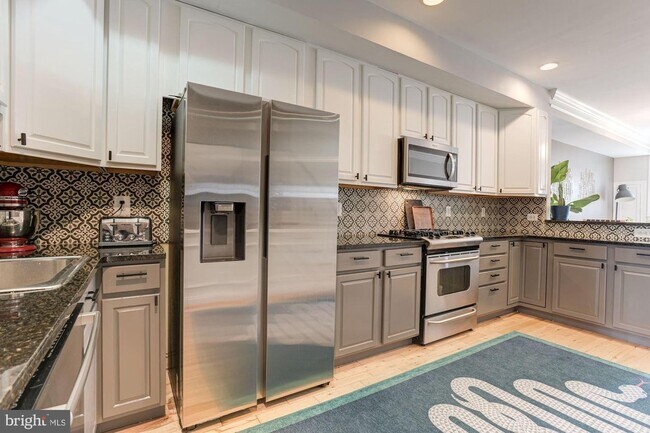 Foto del edificio - 81 W West St