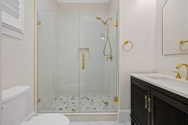 Foto del edificio - 1918 Greenwich Terrace Dr