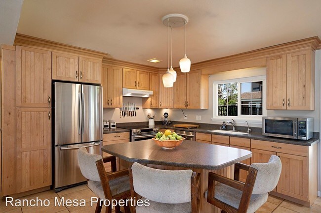 Foto del edificio - 3 br, 2 bath House - 1919 Harmony Grove Rd