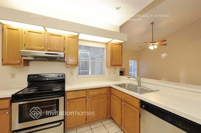 Foto del edificio - 4008 78th Pl E