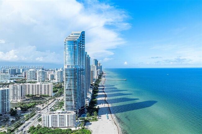 Foto del edificio - 15701 Collins Ave