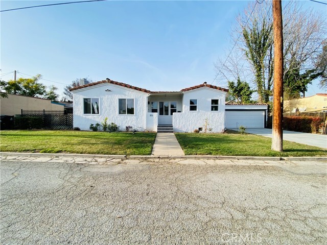 Building Photo - 901 Mountain View Terrace