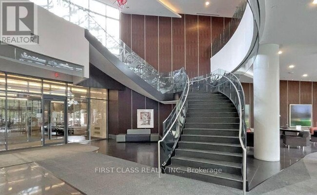 Building Photo - 5168 Yonge St