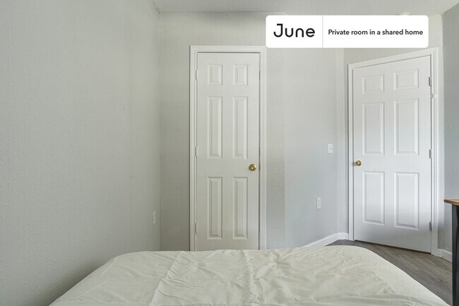 Foto del edificio - Room in Shared 3 bed/2 bath home