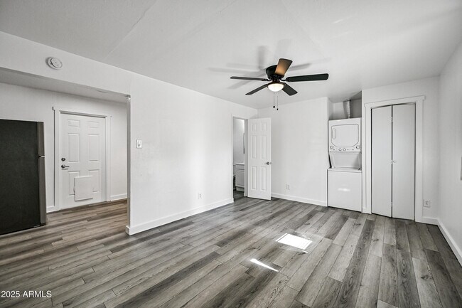 Foto del edificio - 1241 E McKinley St