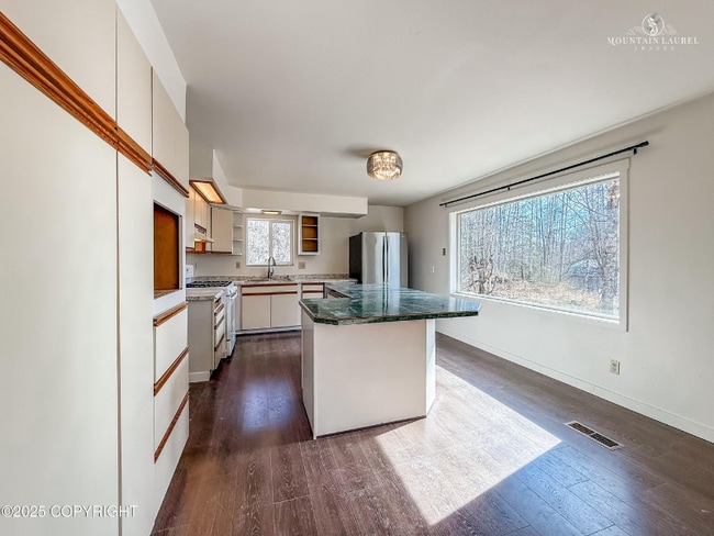 Building Photo - 8747 S Twilight Dr