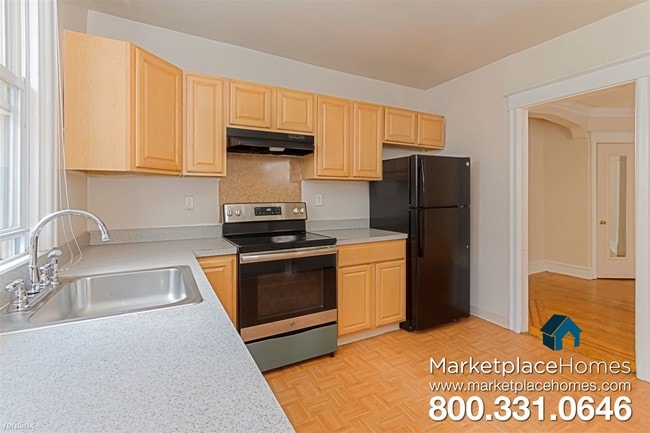 Building Photo - 3 br, 1 bath House - 328 Kingston Rd