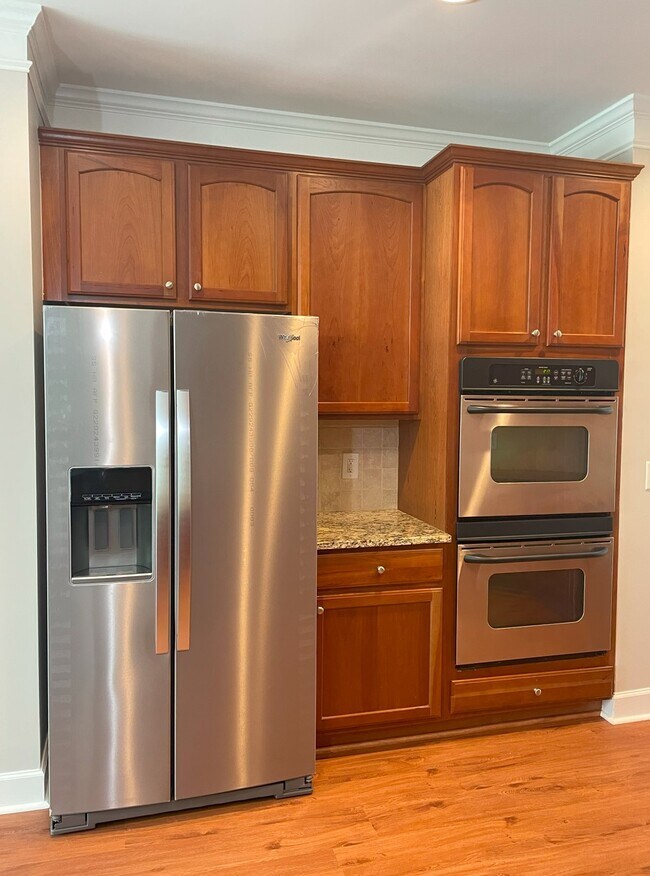Kitchen 1 - 1320 Crestbrook Dr