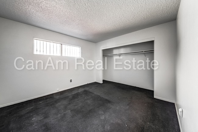 Building Photo - 2556 Van Patten St