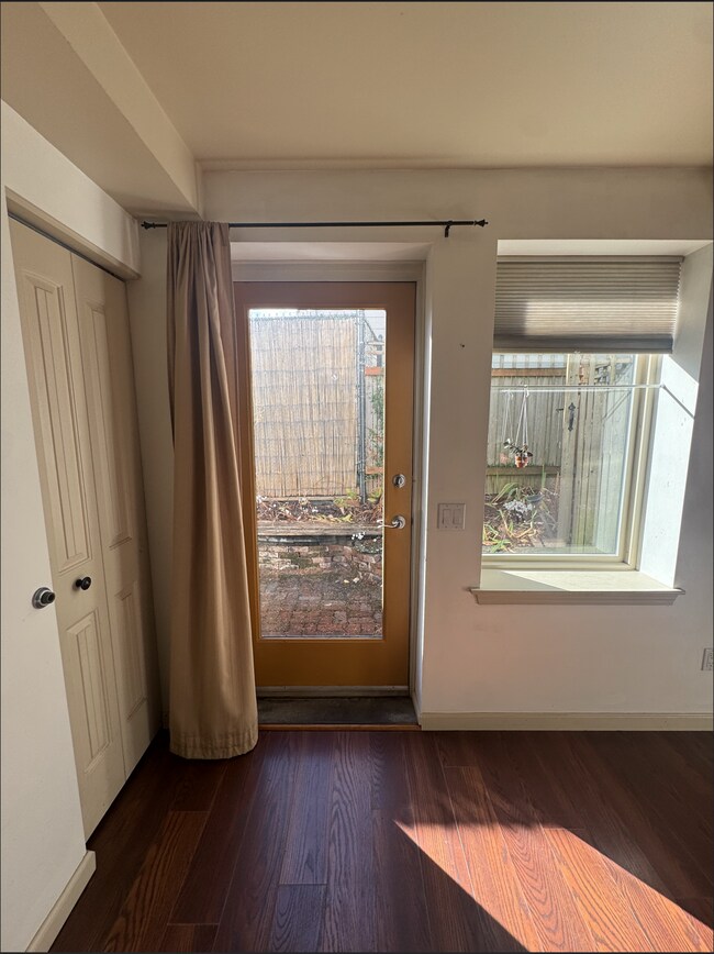 Foto del edificio - 211 NE 185th St