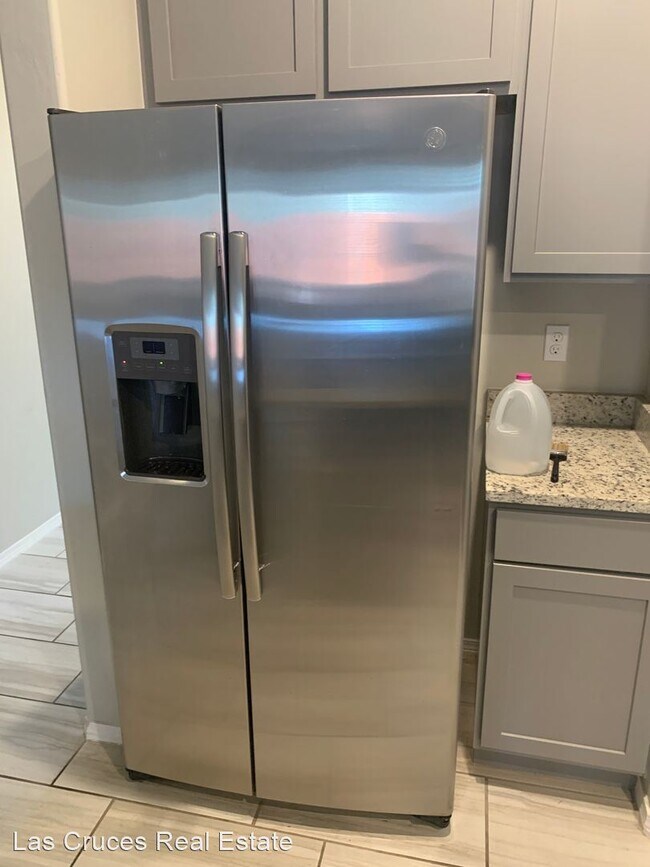 Foto del edificio - 4 br, 2 bath House - 7048 Chaco St