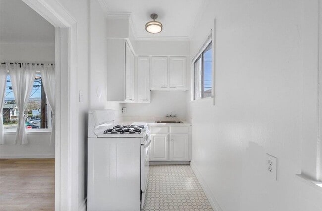 Foto del edificio - 1551 St Charles St