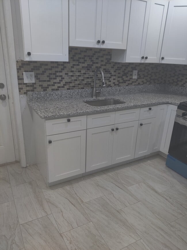 Photo - 1414 W Pacific St House