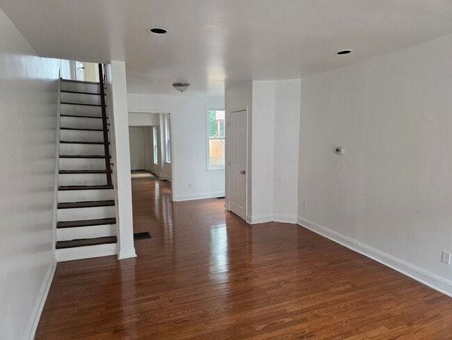 Building Photo - 505 Shearman St