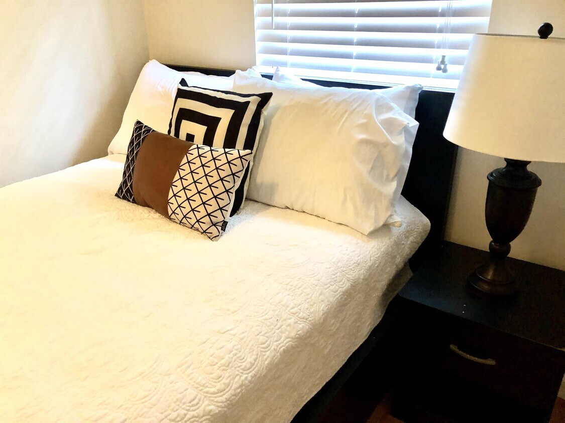 17 Amherst St Unit A 24, Charleston, SC 29403 Apartment for Rent in