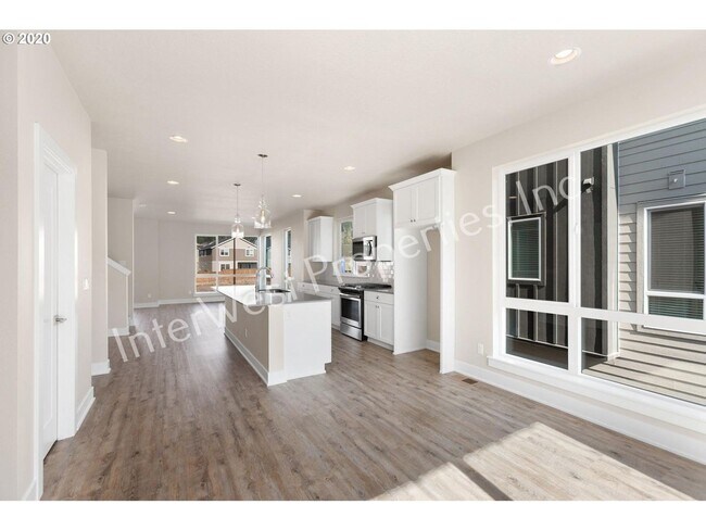 Building Photo - BEAUTIFUL NEWER CONSTRUCTION 4 BD HOME W/2...