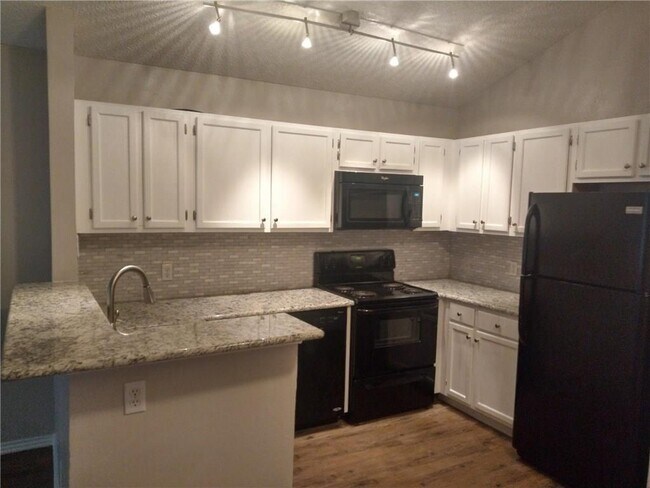 Building Photo - 6108 Abrams Rd