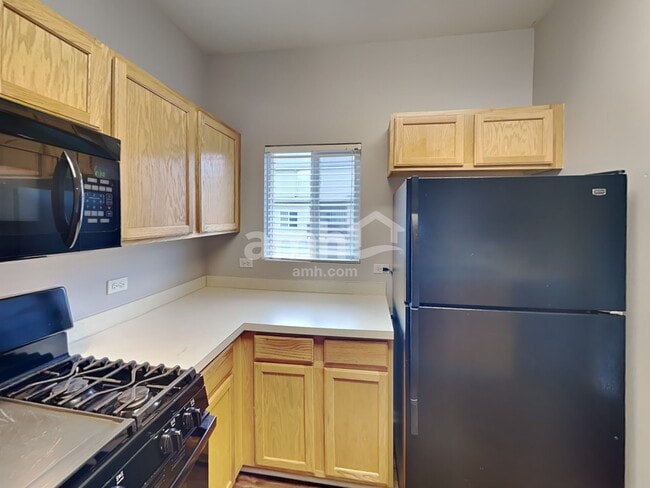 Building Photo - 148 Enclave C